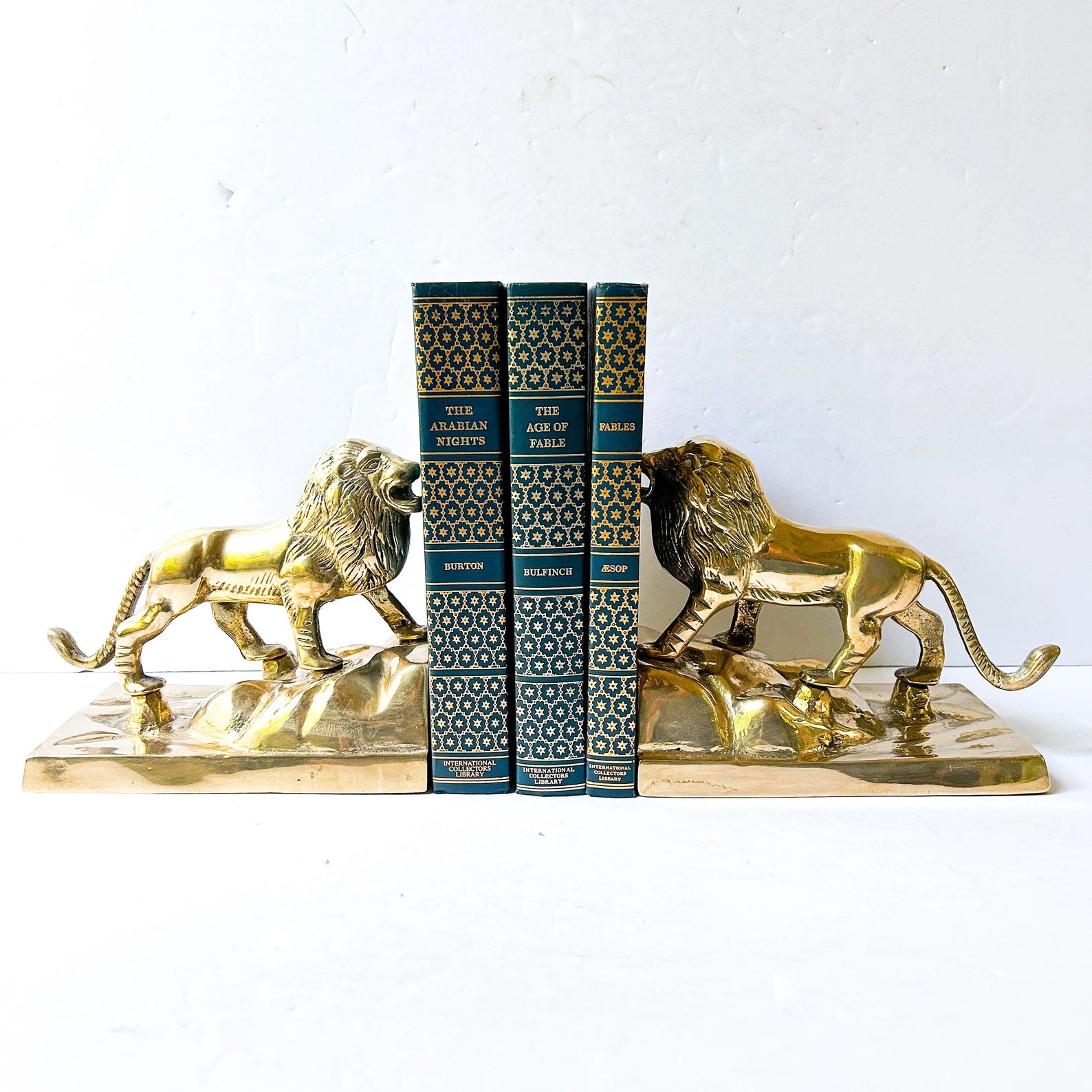 Vintage brass lion bookends – valerietylercollection
