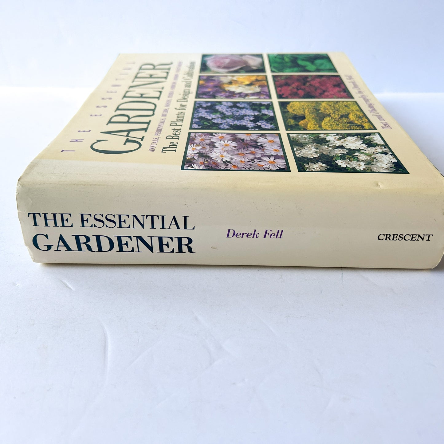 Vintage The Essential Gardener Book, Annuals, Perennials, Bulbs, Roses, Trees, Shrubs, Herbs and Vegetables