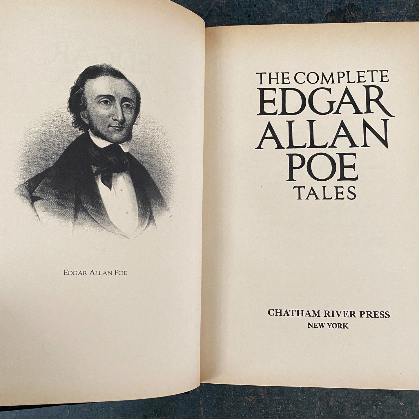 Vintage The Complete Edgar Allan Poe Tales, Chatham River Press