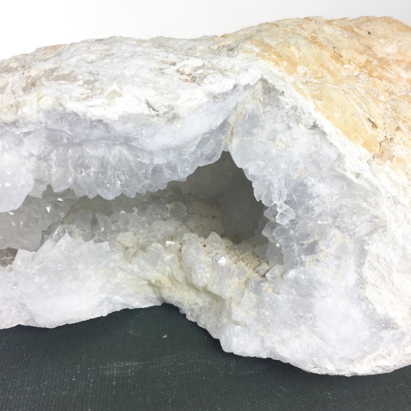 Large White Geode - Natural specimen